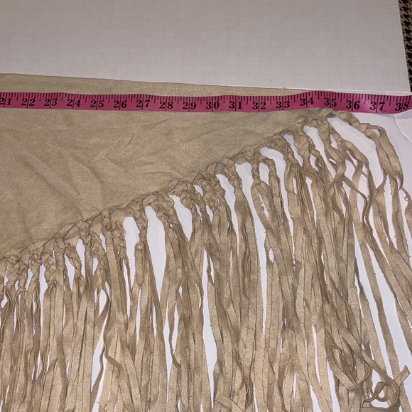 BOHO FRANCESCA’S SHAWL PONCHO WRAP WHITE BEIGE NWT - Picture 10 of 15